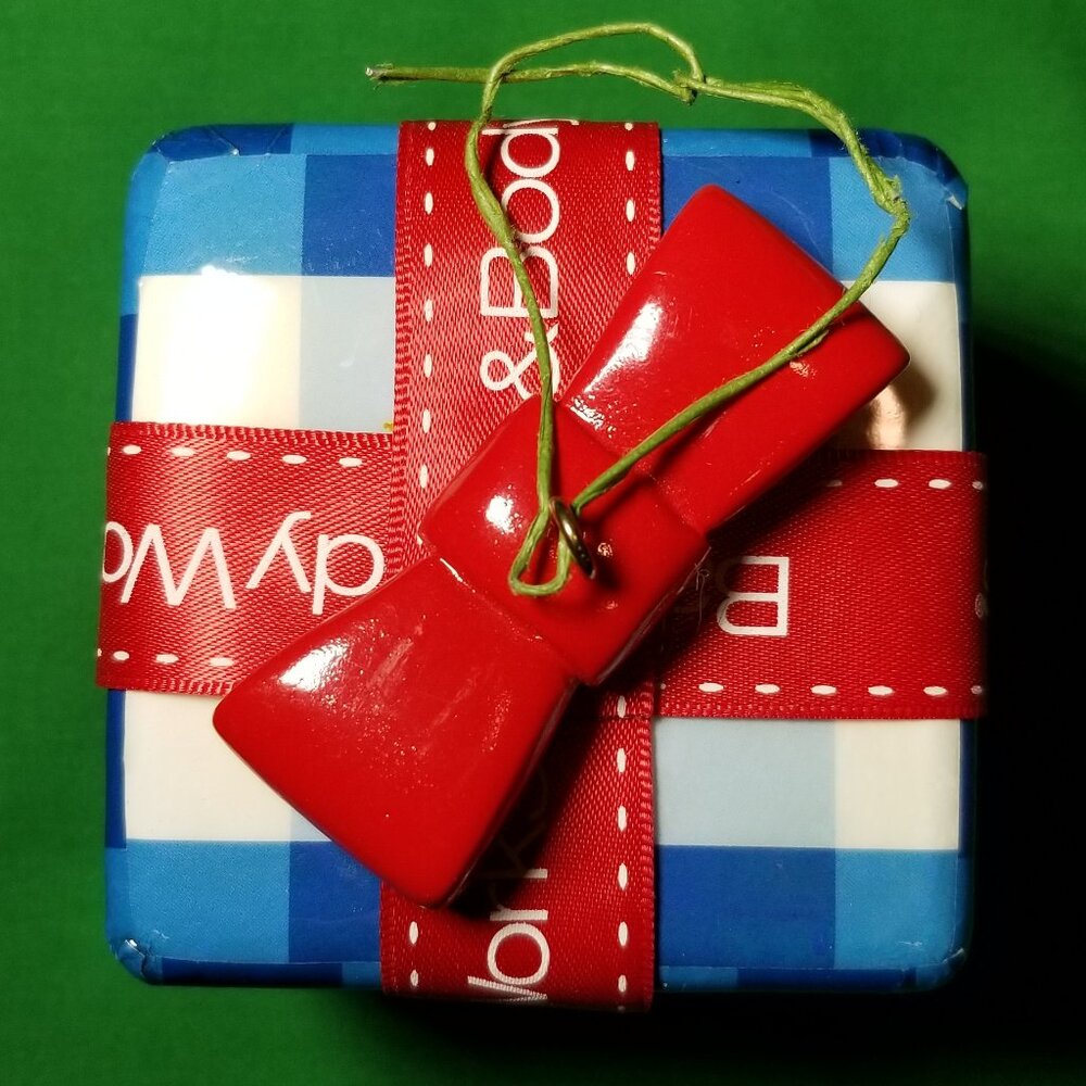 Bath &‎ Body Works Christmas Ornament Gingham Blue Present RARE 2000s
